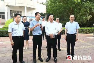 长得像吗？欧文祝贺儿子成年，雷吉隆评论“认父”叫：爸爸？